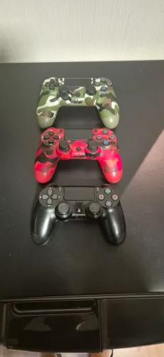 Controles de PS4 (3 por $150)LEIA