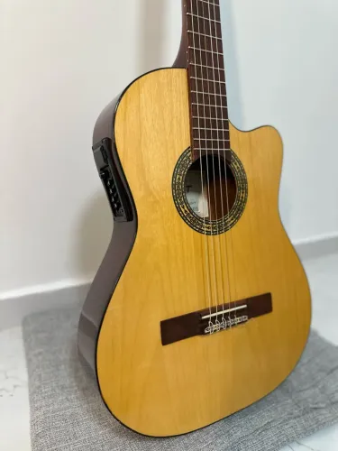 Violão Eletroacústico de Nylon