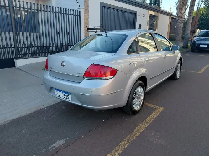 Fiat Linea 1.9/ HLX 1.9/ 1.8 Flex 16V 4P 2010