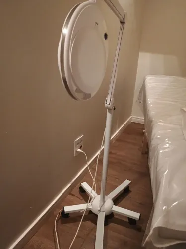 Tripé  para lupa estética profissional 