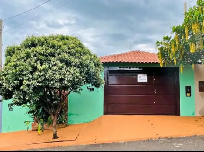 Casa Padrão de 240,28m² com 2 Quartos para Venda - Jardim Porto Real