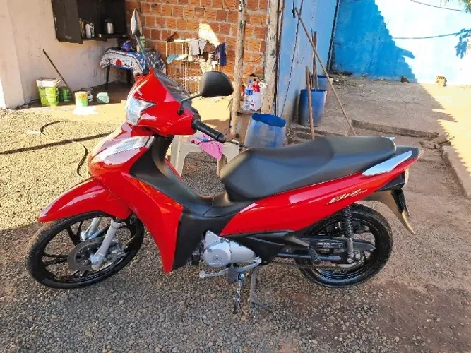 Moto biz 115 2024, conservada