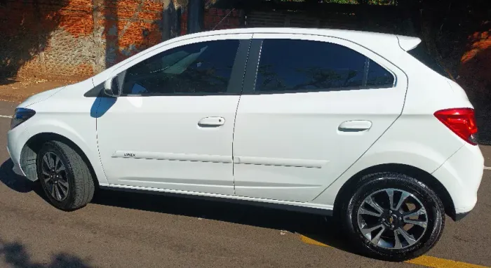 Chevrolet Onix Hatch LTZ 1.4 8V Flex Power Aut. 4P 2016