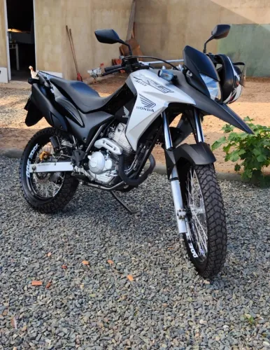 Vende-se XRE 300