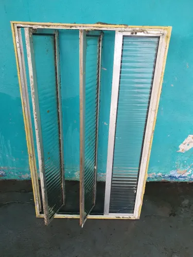 Basculante de Alumínio medindo 1,20 X 0,60