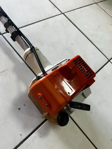 Vendo Roçadeira Stihl fs220
