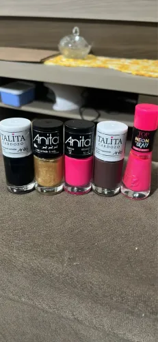 Esmaltes tradicionais manicure