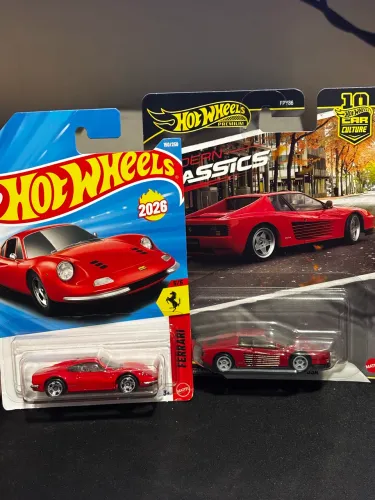 Dupla hotwheels Ferrari testarossa e Ferrari Dino