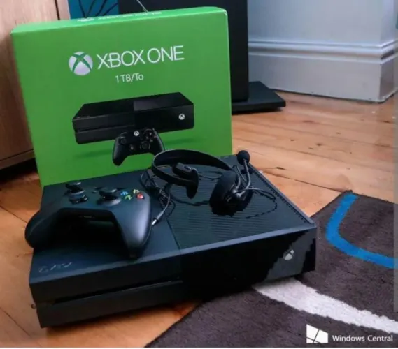 xbox one fat um tera de memoria , com 12 jogos e duas manetes , vendo ou troco em ps4