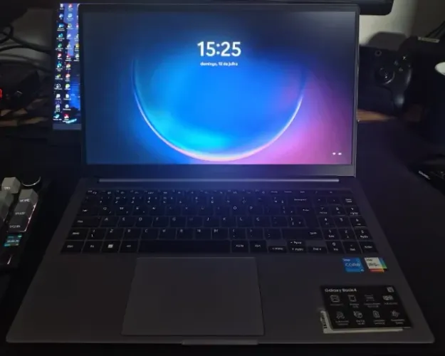 Samsung Galaxy Book4 I5 16gb ram 512gb ssd