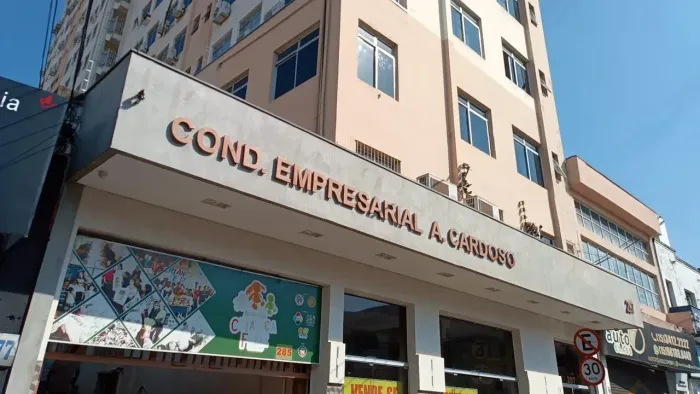 Sala comercial com divisórias de 36 m², no Centro de Sorocaba - SP
