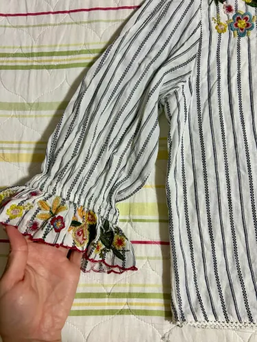 Vendo blusa bordada Zara