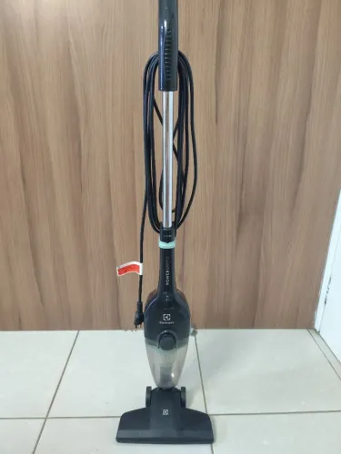 Aspirador Vertical Electrolux Powerspeed STK12 1100W