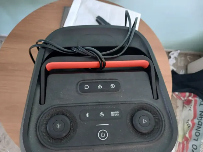 Caixa jbl 120 plartybox seme nova