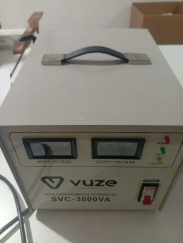 Regulador automático de tensão