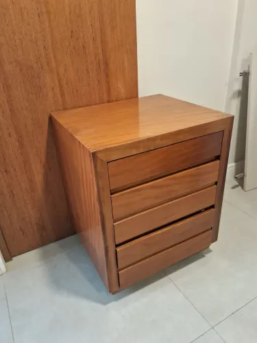 Criado mudo Laqueado
