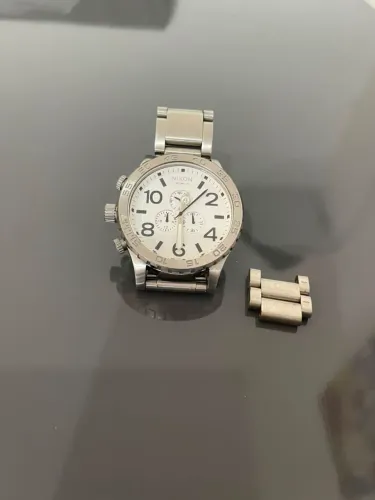 Relógio nixon barba 600 reais ótimo estado