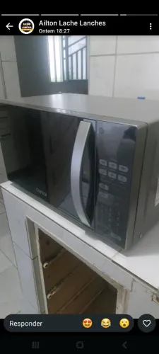 Vendo um micro-ondas novo 20 litro cor cinza