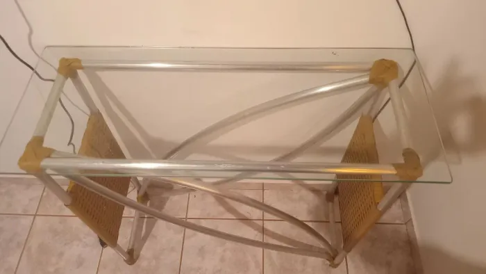 Aparador com vidro temperado 8 milímetros