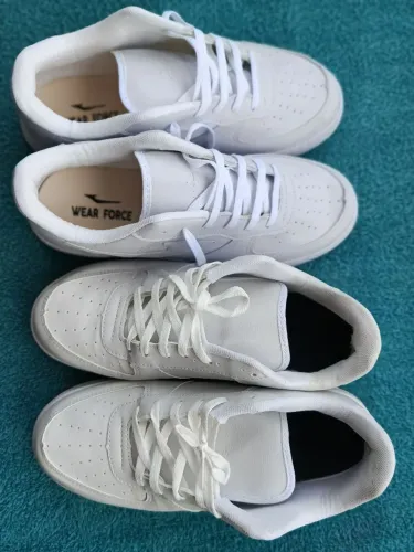 2 PARES de tênis (42 e 43)<br><br>O tênis 42, usado uma vez para experimento. Todo novo. 