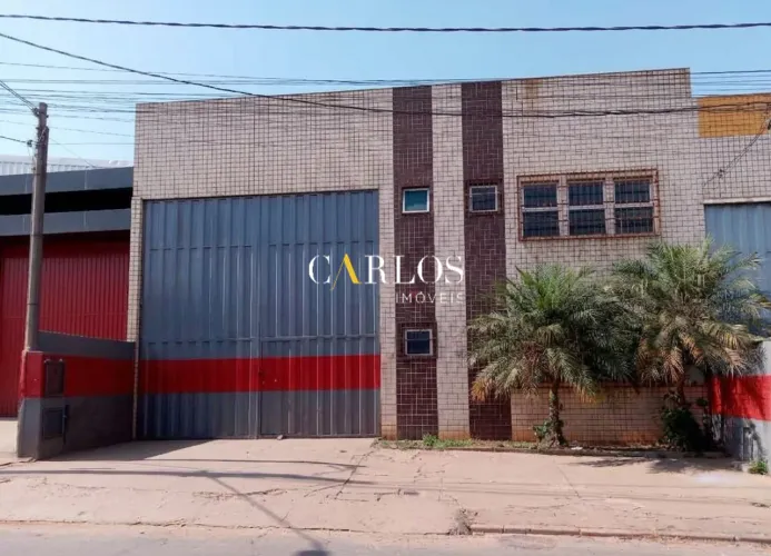Galpão no Jardim Canadá /Nova Lima com 240m² e Pátio aos fundos com