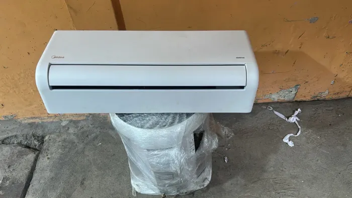 Vendo Split 18 mil btus springer midea novo