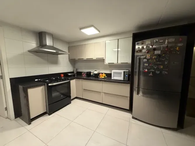 Cozinha planejada completa marca SCA com pedras incluídas