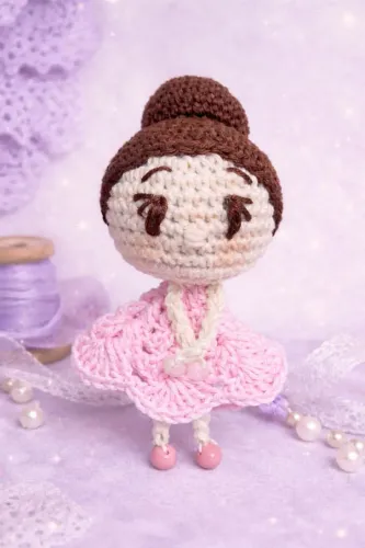 Chaveiro de boneca bailarina personalizada em crochê 12 cm