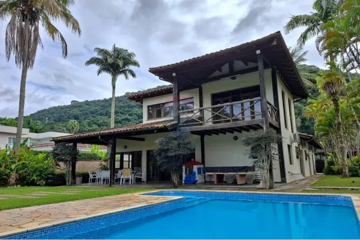 CASA NO CONDOMÍNIO COSTA VERDE TABATINGA PARA LOCAÇÃO, CONTA COM 4 QUARTOS, SENDO 2 SUÍTES