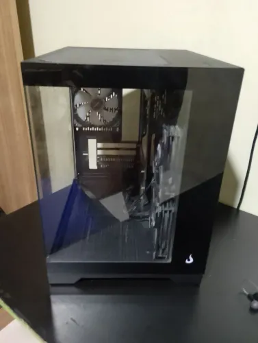 Gabinete Gamer Aquário com Vidro Temperado + 4 Fans - Usado