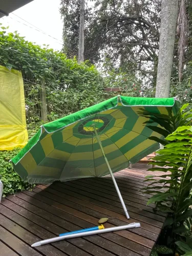 Guarda-sol Gigante 2,40m Em Alumínio A Casa + Saca-areia (Ótimo Estado)