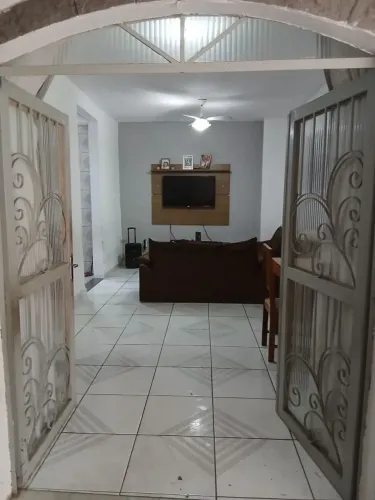 CASA COM 3 QUARTOS EM COELHO NETO - ACEITO ENTRADA