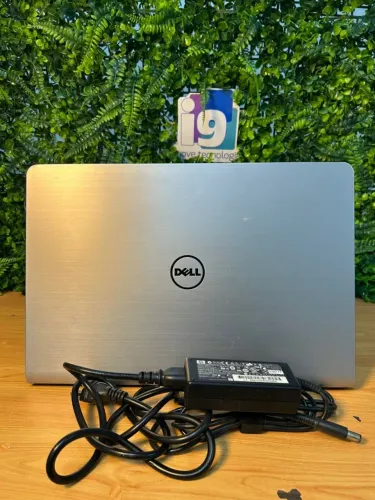 Notebook Dell Inspiron 15 P39F I7-S500U 2.40 GHz 5geração 512GB SSD 16GB RAM DDR3