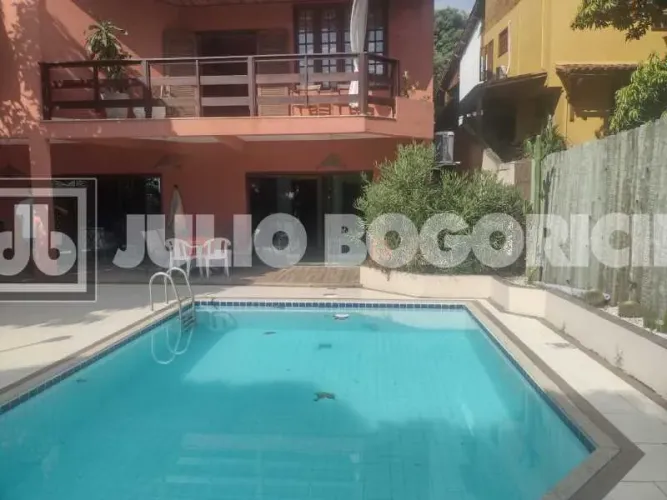 Casa em Condomínio - / Residencial / SAPE