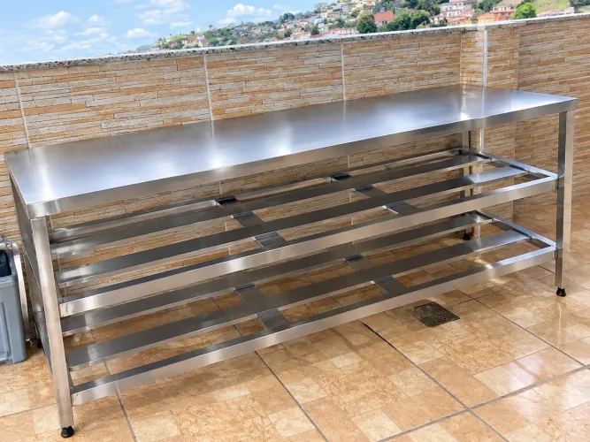 Mesa de Inox 1,90x70 com 2 Plateleiras