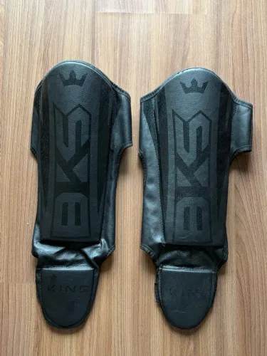 Caneleira Muay Thai BKS