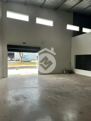 Galpão para locação - 250m² - Laranjeiras - Uberlândia/MG
