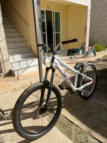 Gios 2025 Impecável (2 meses de uso) - Suspensão 150mm + Shimano + NF