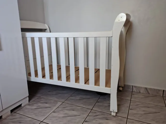 BERÇO ( Que vira caminha)