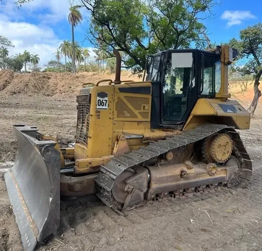 TRATOR DE ESTEIRA CATERPILLAR D6N