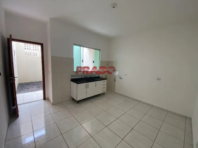 Apartamento para alugar em Maringá, Vila Esperança, com 1 suíte, com 28 m², CAPRICÓRNIO