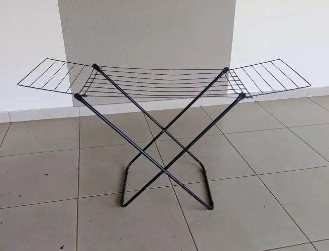 Varal de Chão em Ótimo Estado