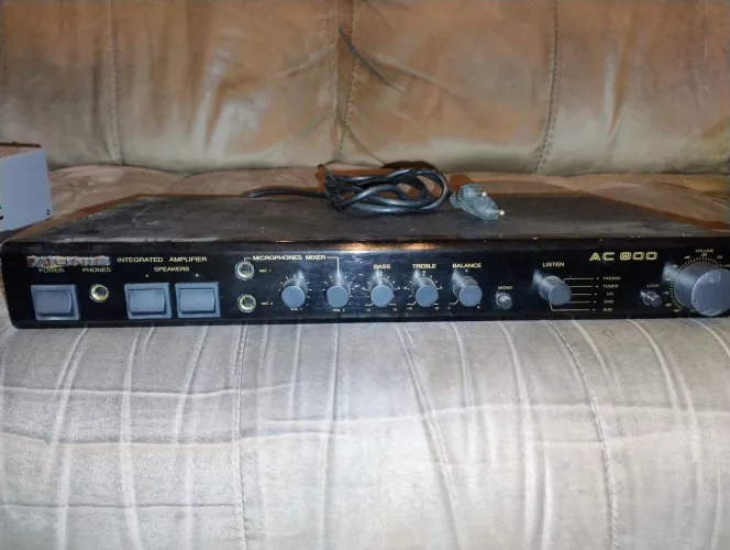 Amplificador UNIC AC 800