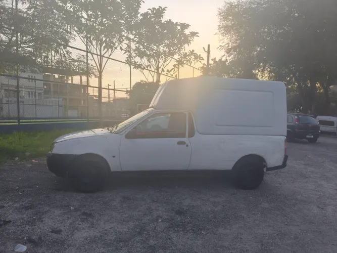 Ford Courier 1.6 L/ 1.6 Flex 2010