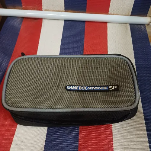 Capa Game Boy Advance SP.