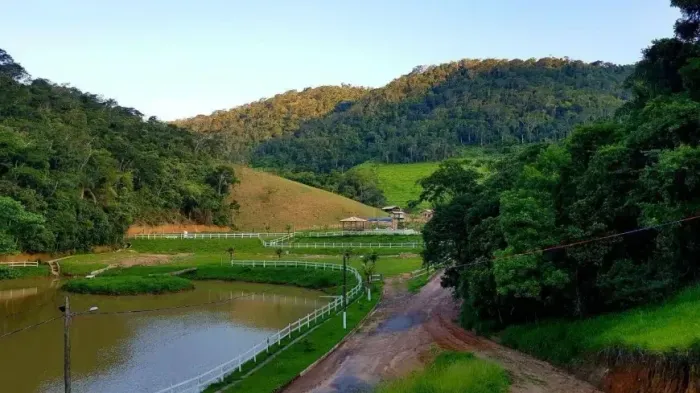 VENDO TERRENO DE 150,0m² EM CLUBE DE CAMPO VILA LUGANO