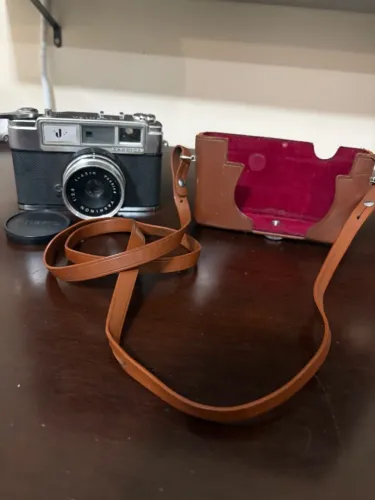 Yashica J Vintage 35mm Original ? Câmera Analógica Clássica com Case e Tampa Original