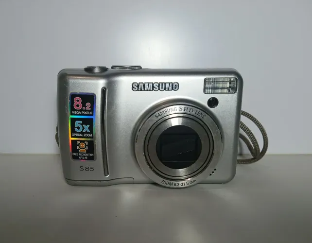 Câmera Samsung S85 prata 