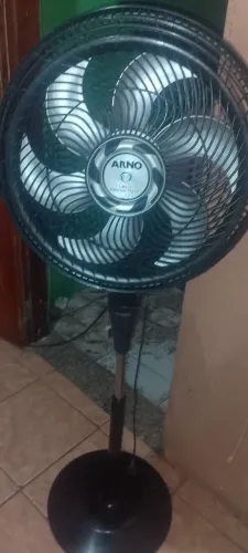 Ventilador de coluna turbo Arno de 40cm funcionando perfeitamente em estado de novo 