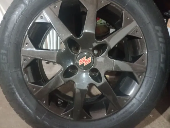 Rodas com pneus
